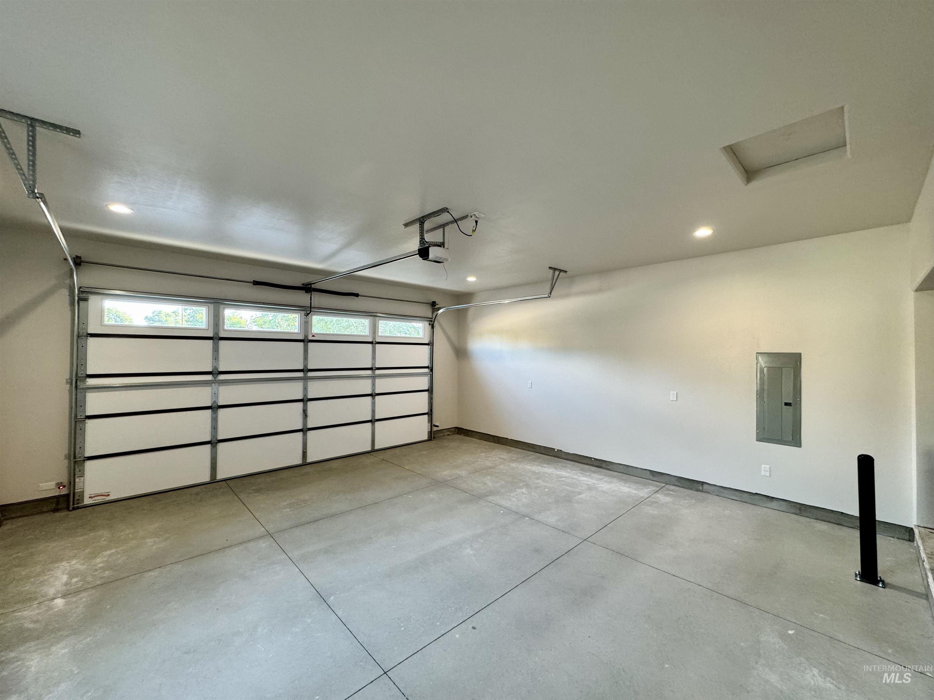 455 E C Avenue Property Photo 17