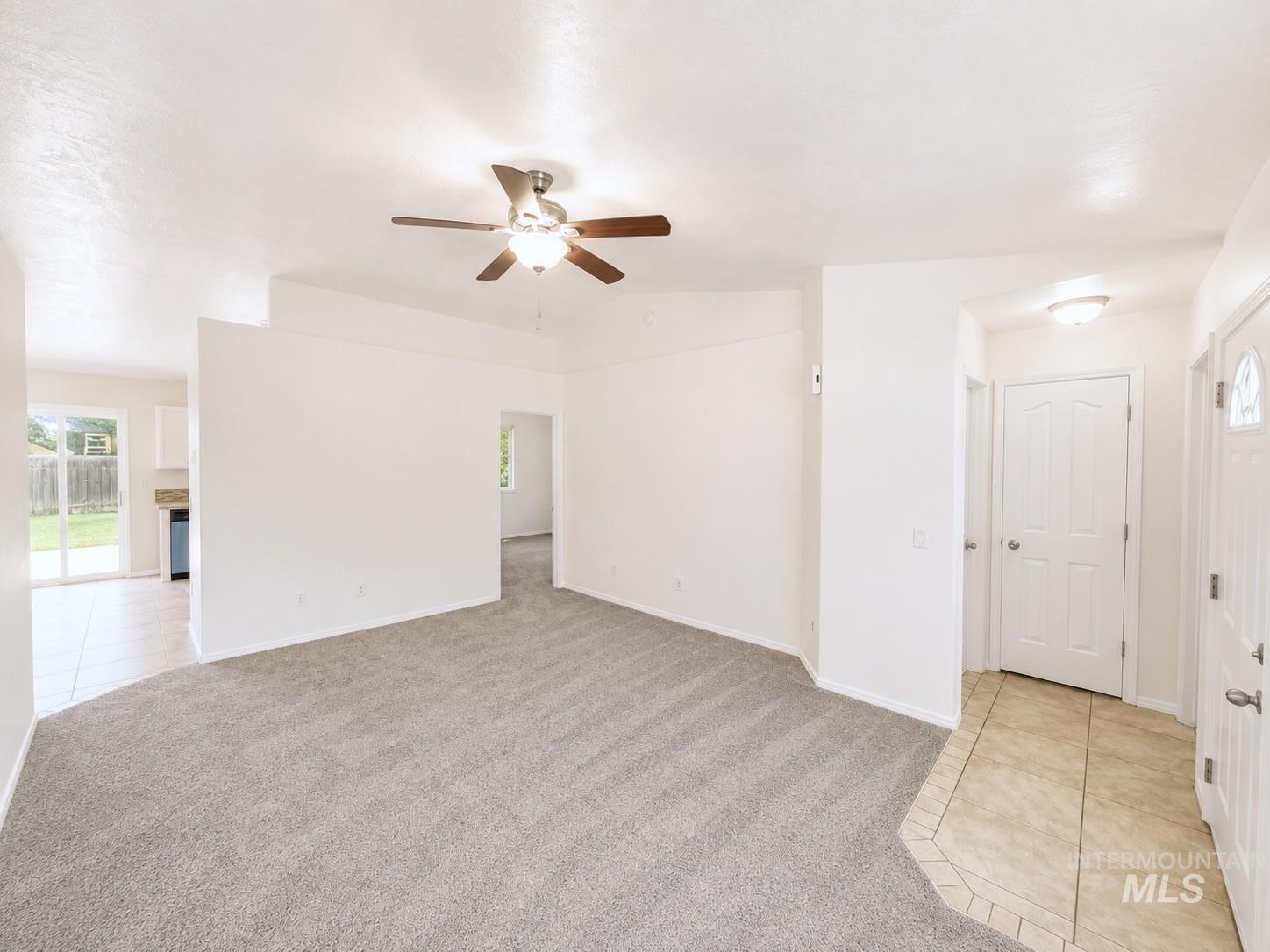 528 Pennsylvania Ct Property Photo 2