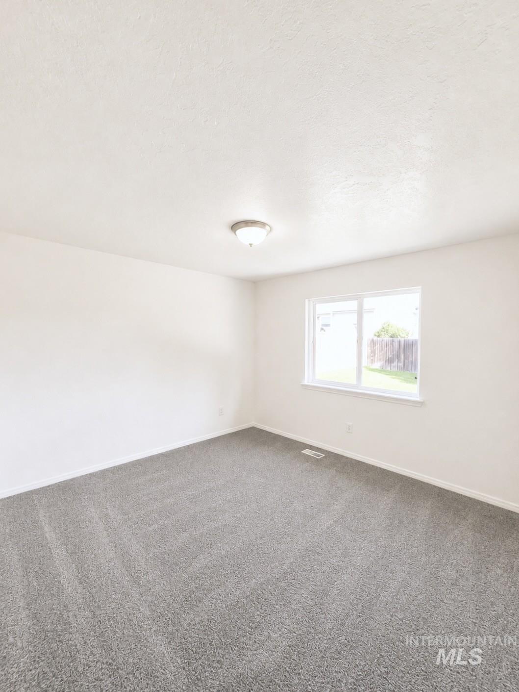 528 Pennsylvania Ct Property Photo 10