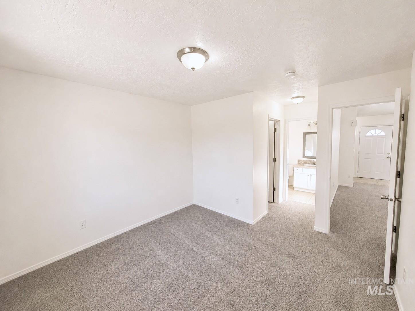 528 Pennsylvania Ct Property Photo 19
