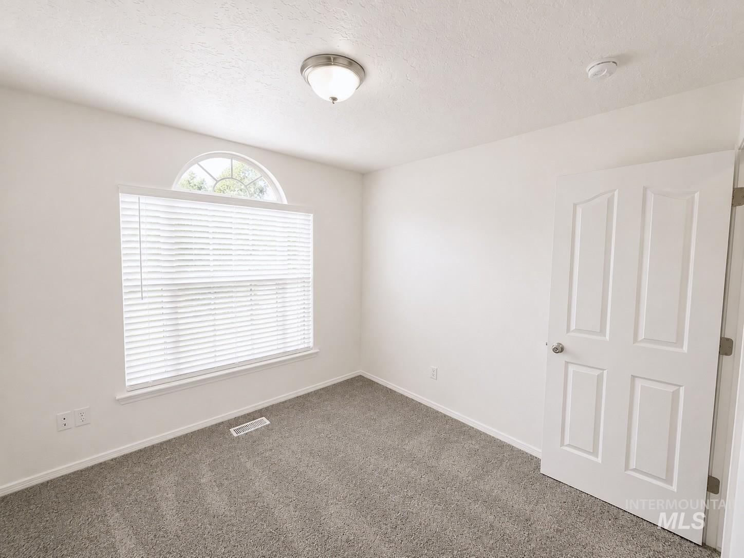 528 Pennsylvania Ct Property Photo 20