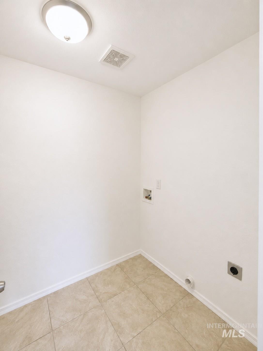 528 Pennsylvania Ct Property Photo 25