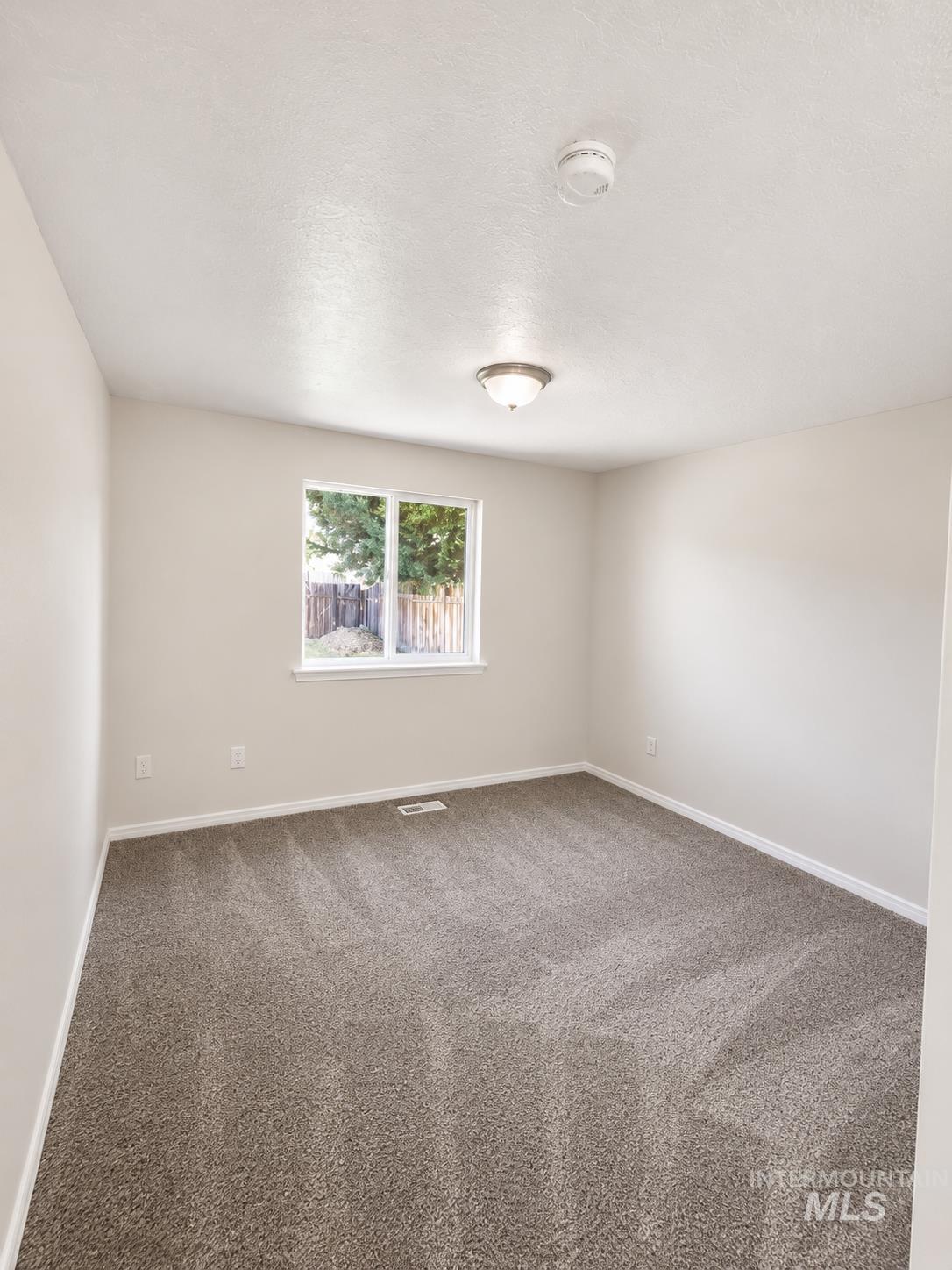528 Pennsylvania Ct Property Photo 30