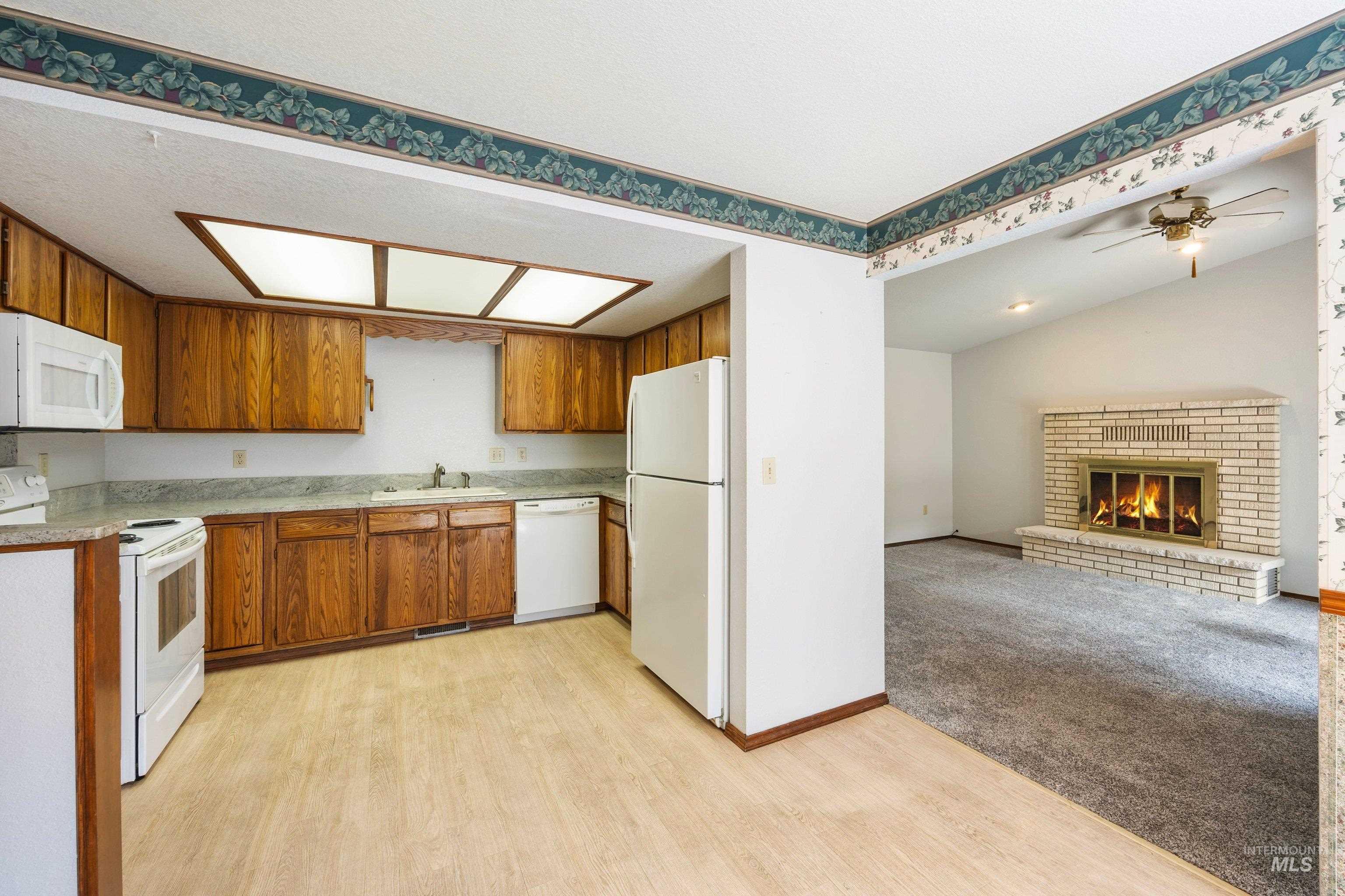 1518 S Kimball Ave Property Photo 9