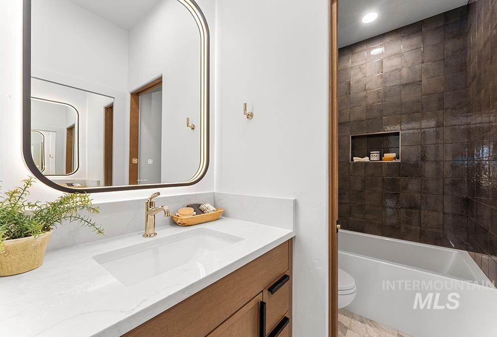 7110 N Cairnhill Way Property Photo 33