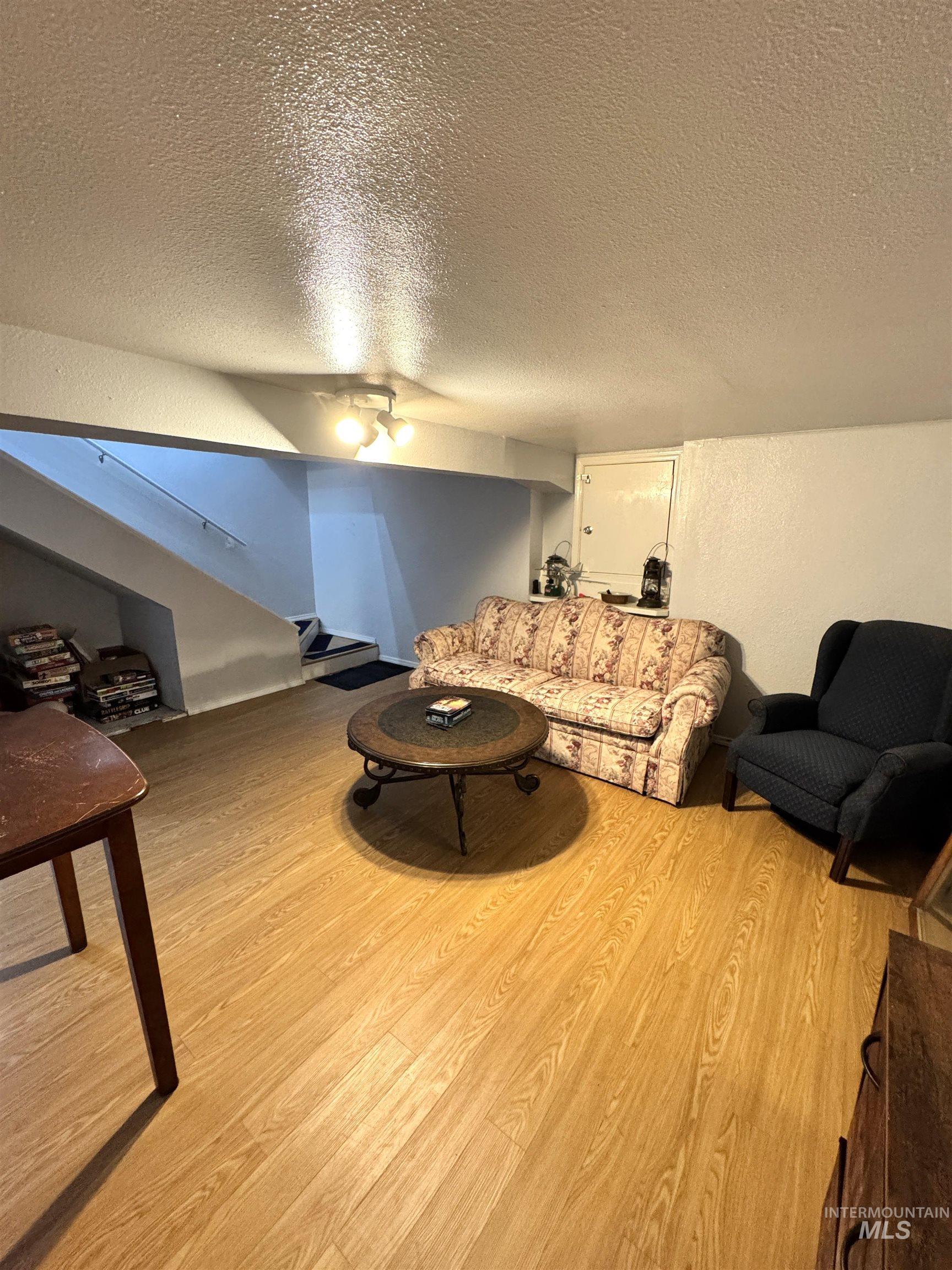 215 S Juniper St Property Photo 15