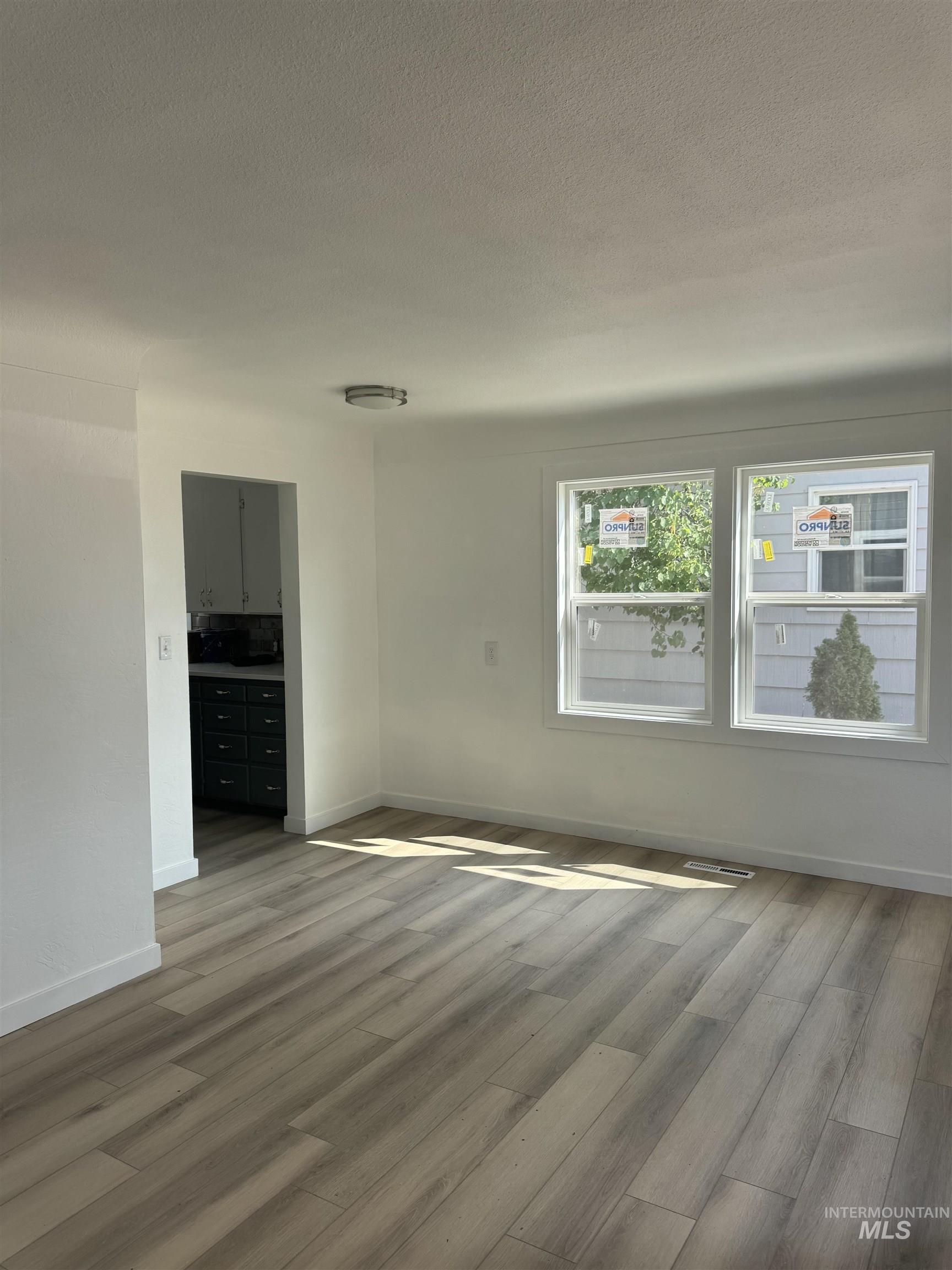 616 S Olive St Property Photo 3