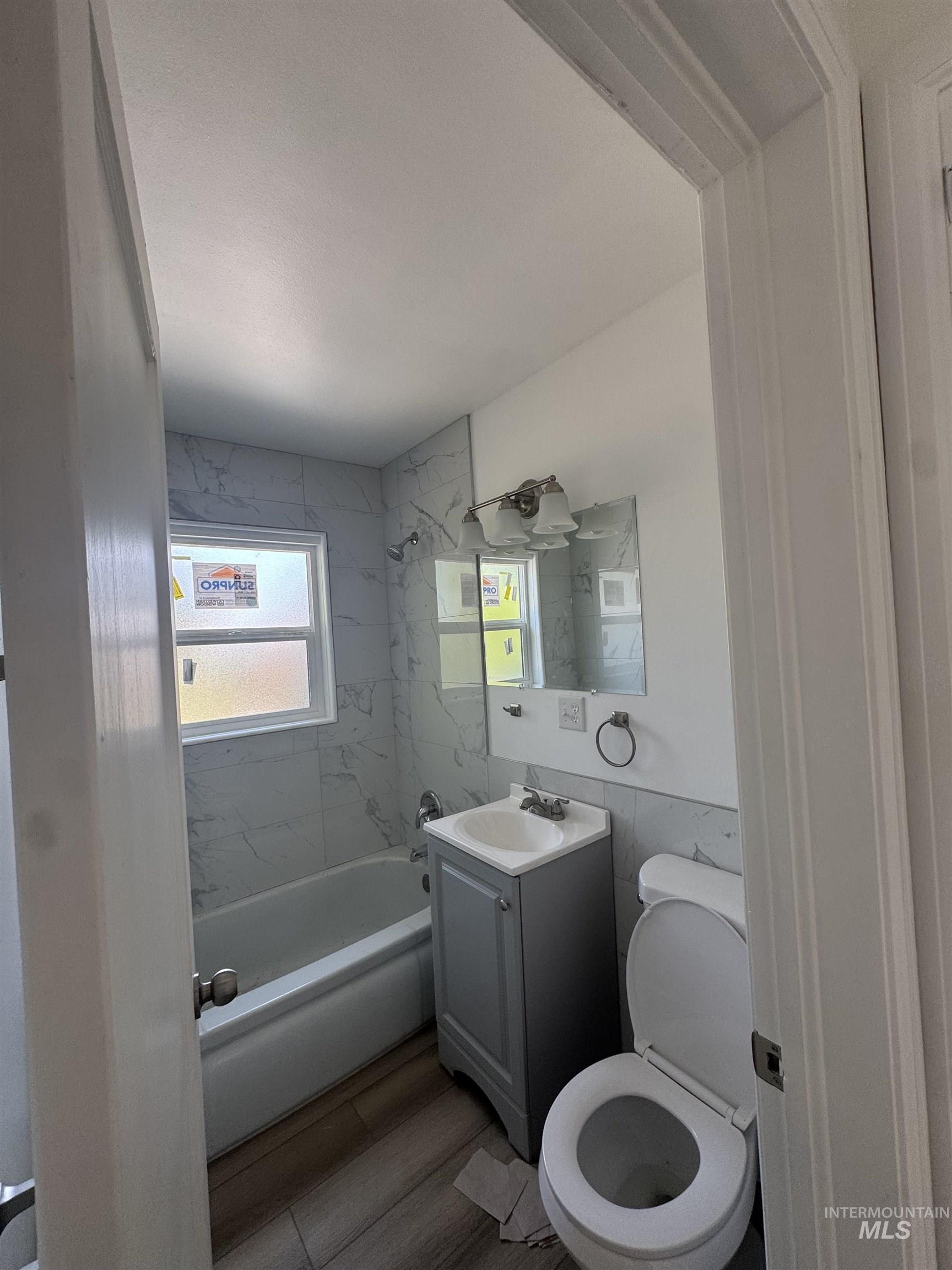 616 S Olive St Property Photo 10