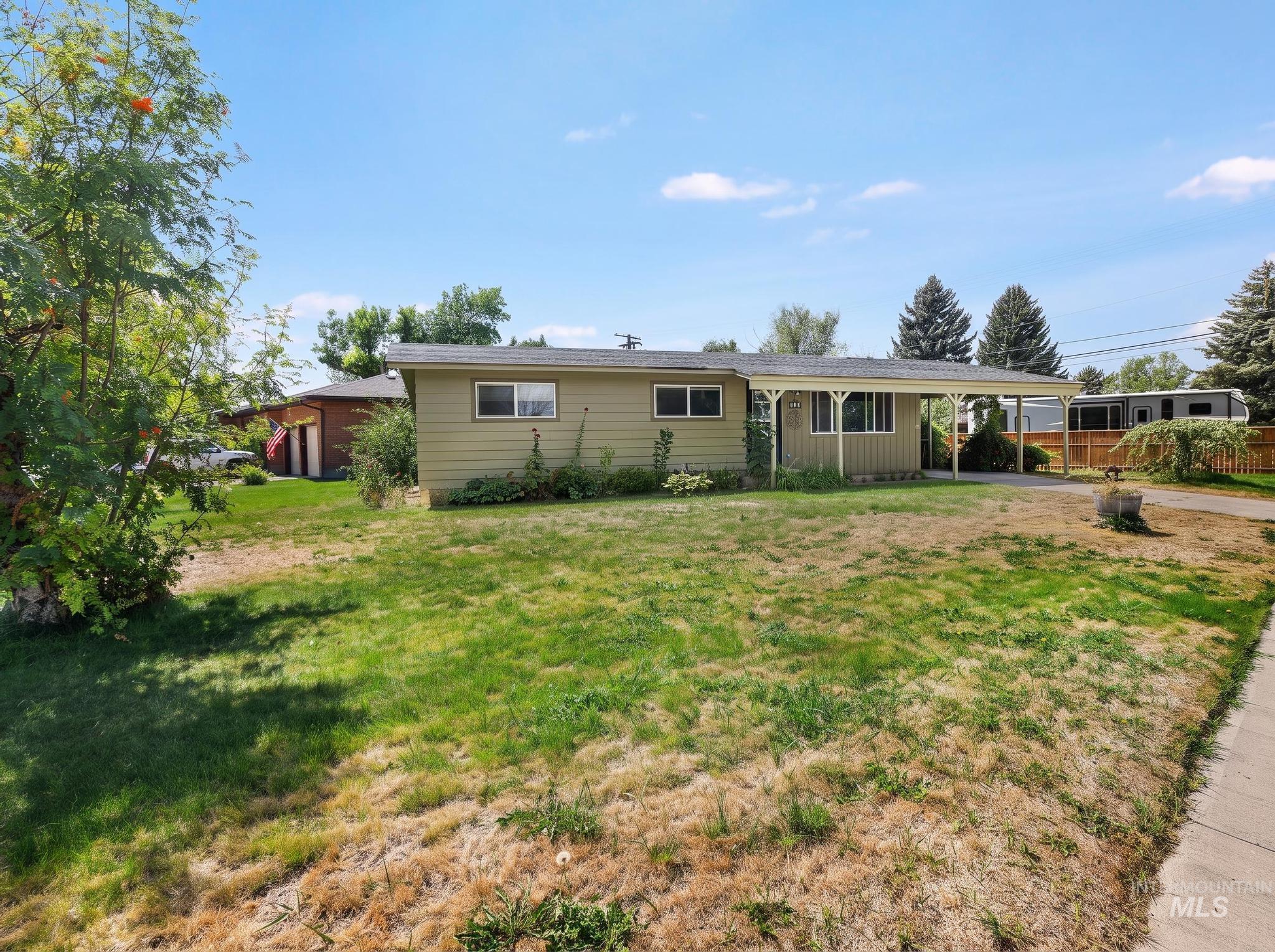 321 Dennis Drive Property Photo 2