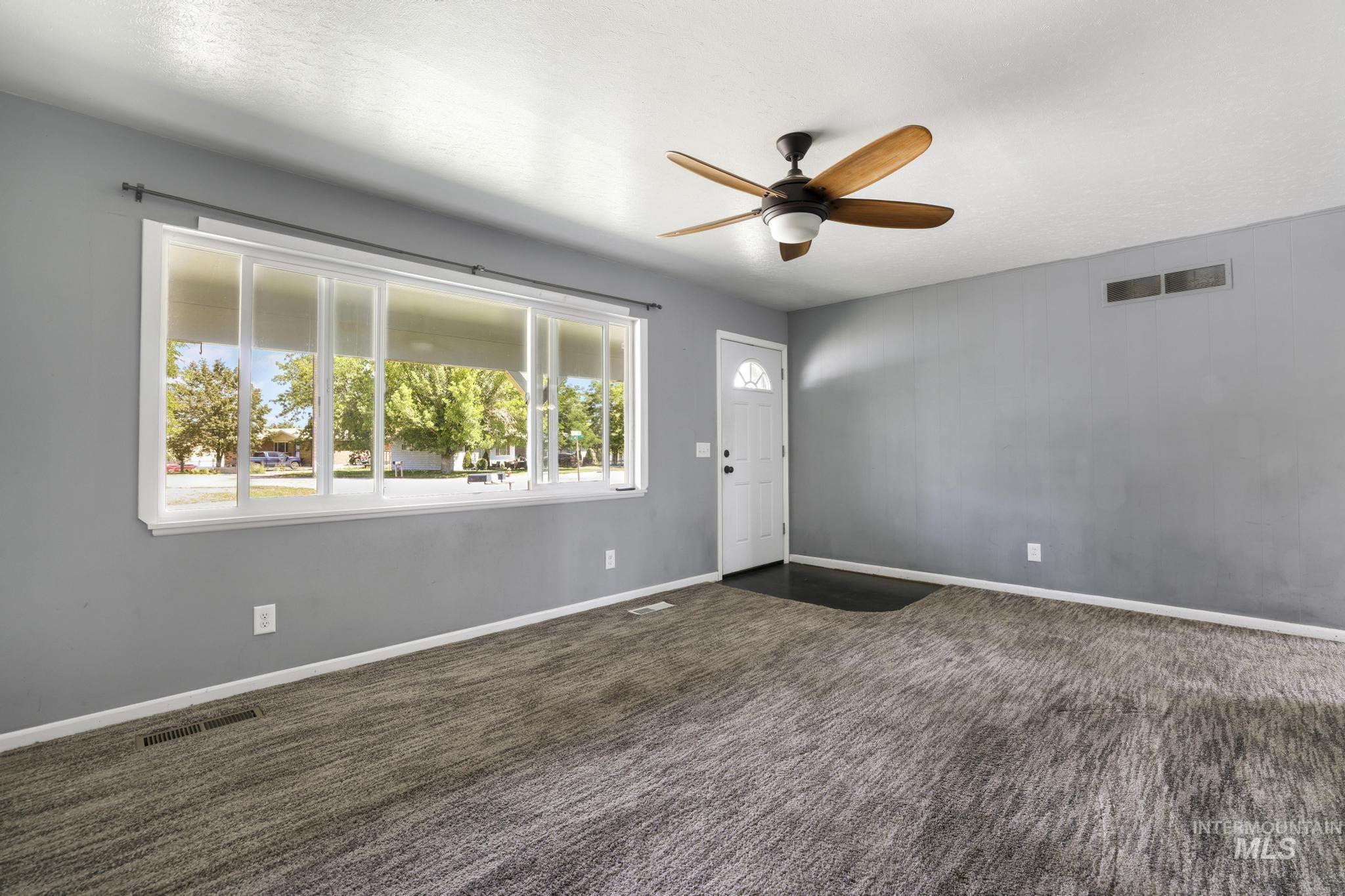 321 Dennis Drive Property Photo 4