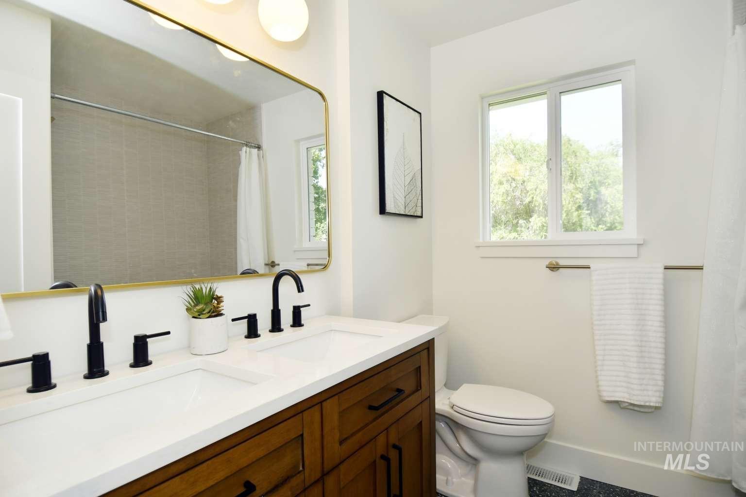 3804 W Catalpa Dr Property Photo 13