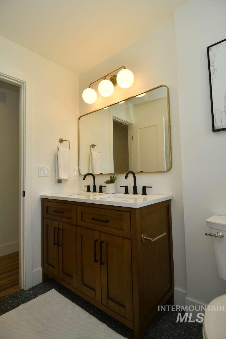 3804 W Catalpa Dr Property Photo 14