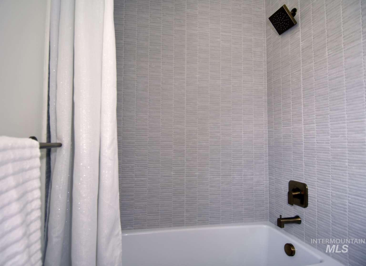 3804 W Catalpa Dr Property Photo 15