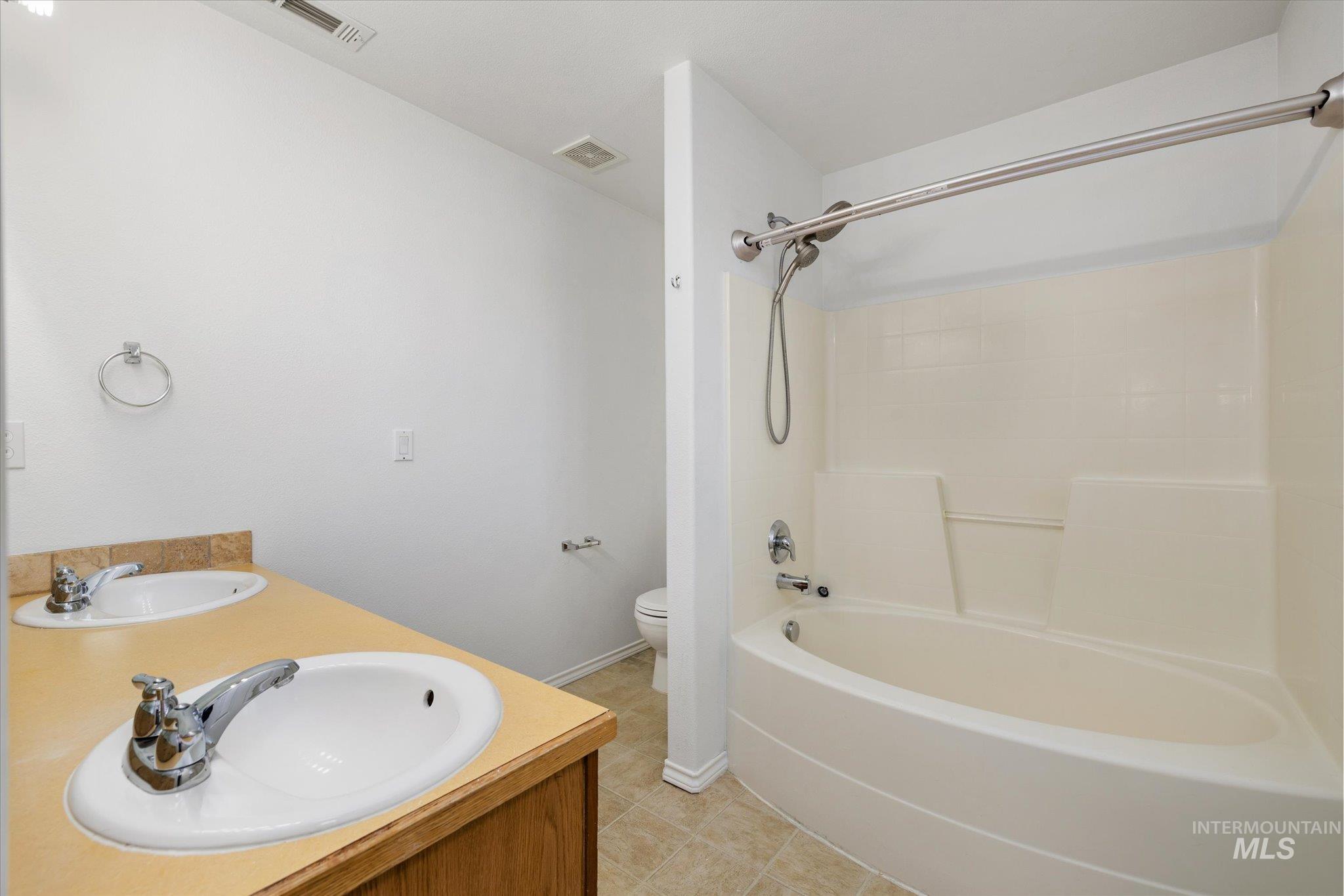 4401 E Burgundy Dr Property Photo 28