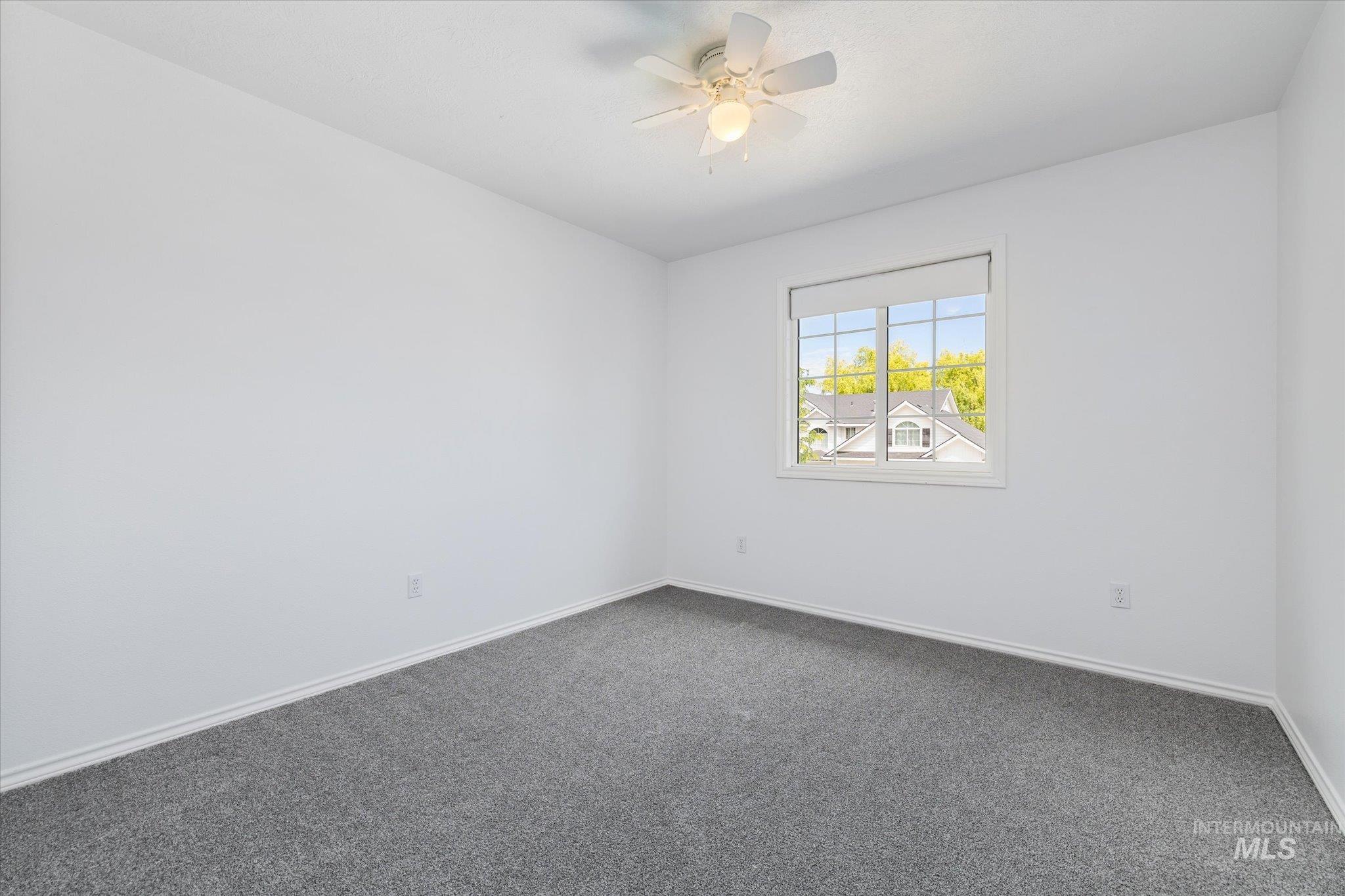 4401 E Burgundy Dr Property Photo 30