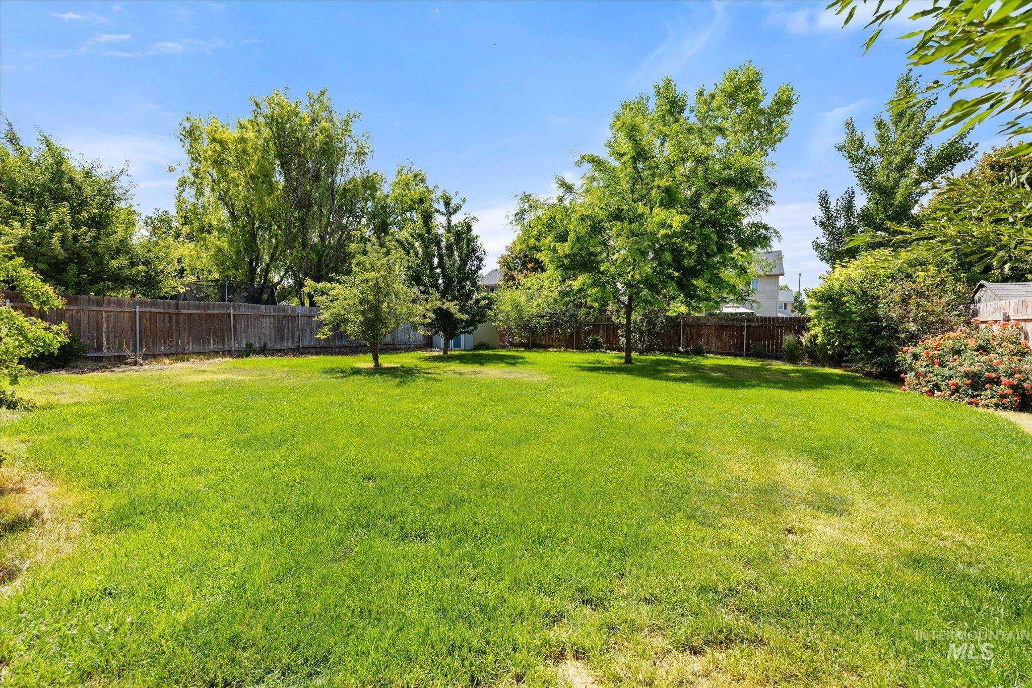4401 E Burgundy Dr Property Photo 35