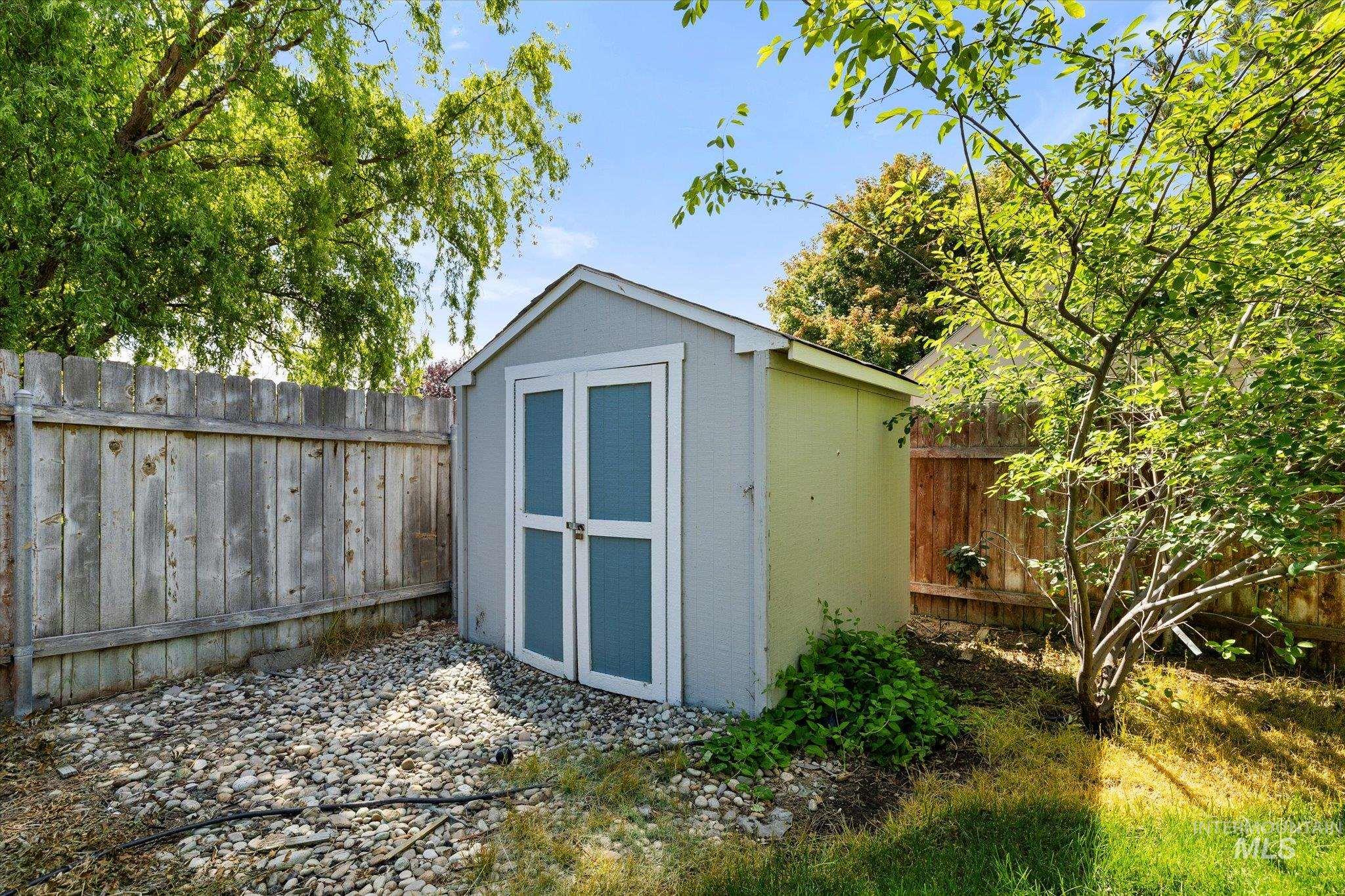4401 E Burgundy Dr Property Photo 38