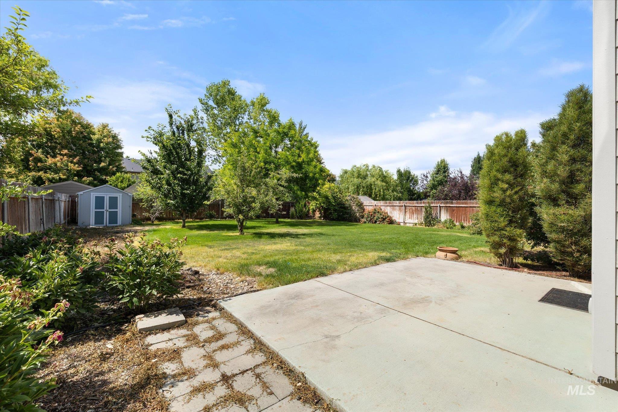 4401 E Burgundy Dr Property Photo 38
