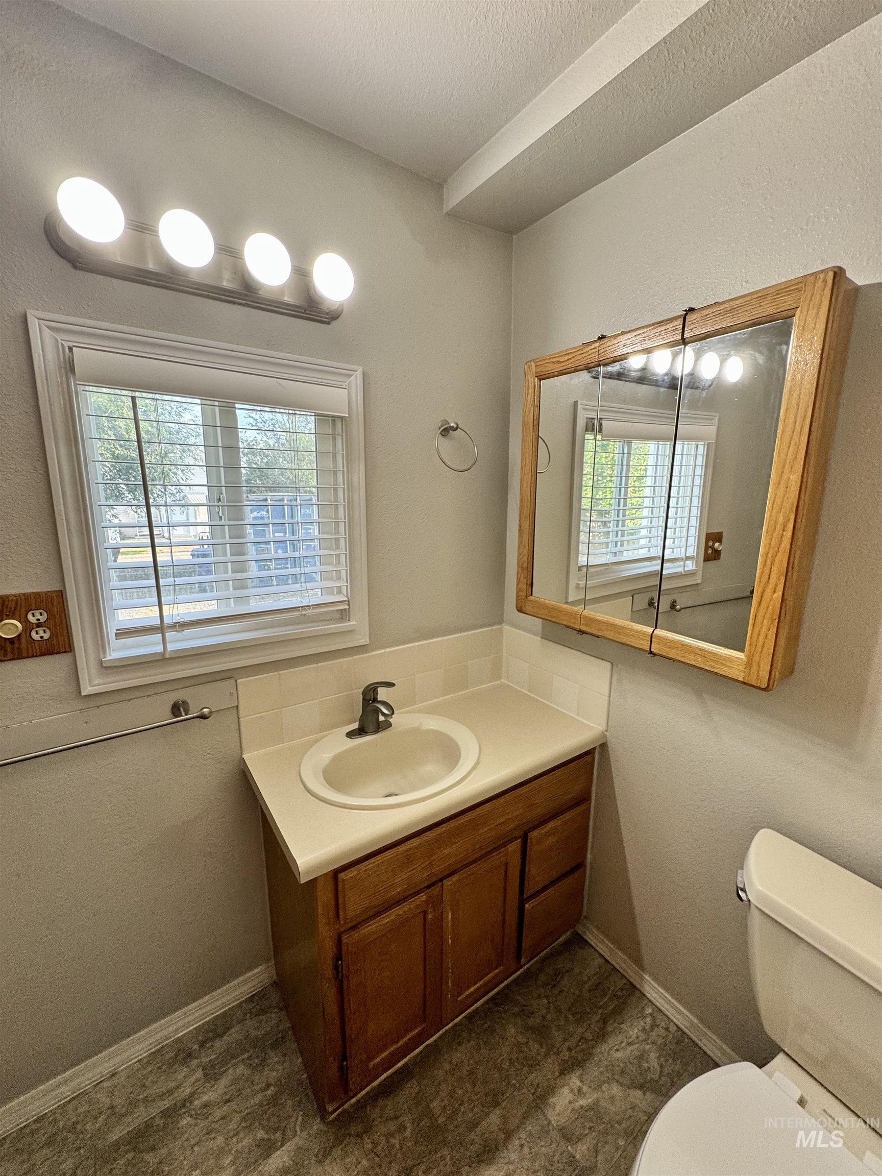 112 6th St Property Photo 12