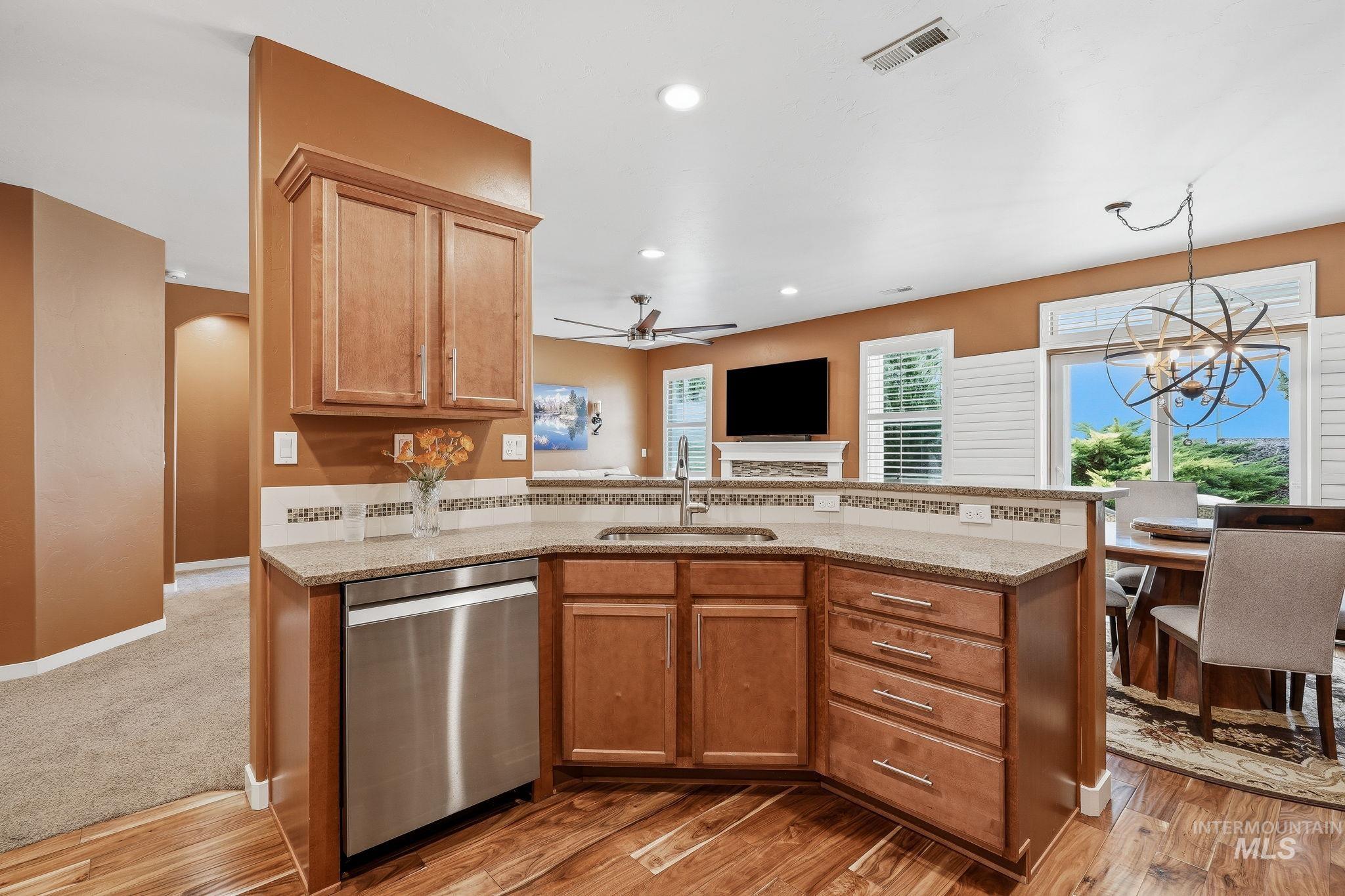 1603 W Cactus Property Photo 11