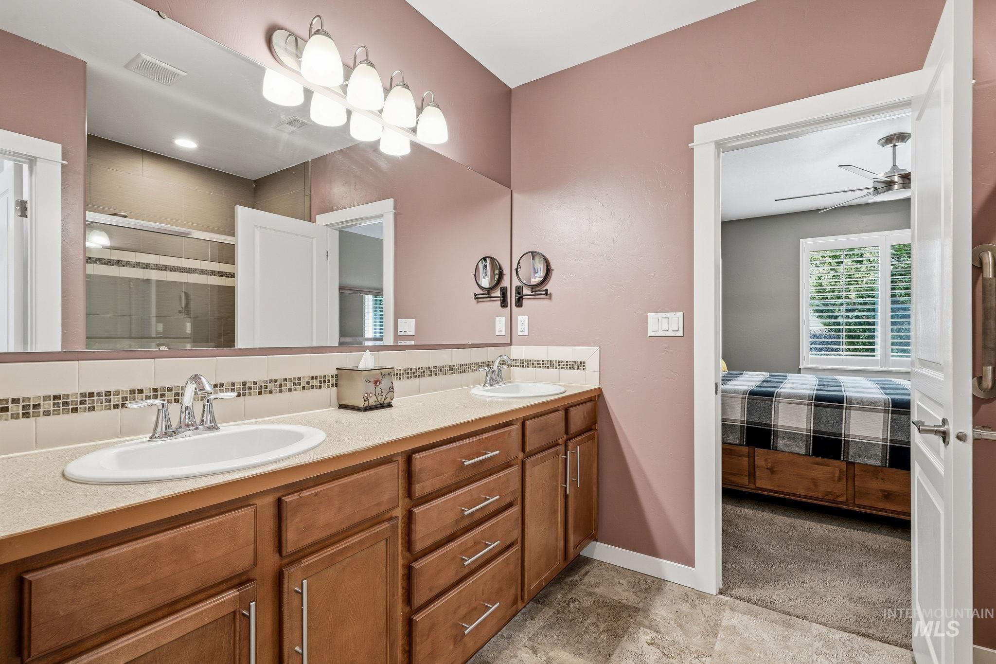 1603 W Cactus Property Photo 22