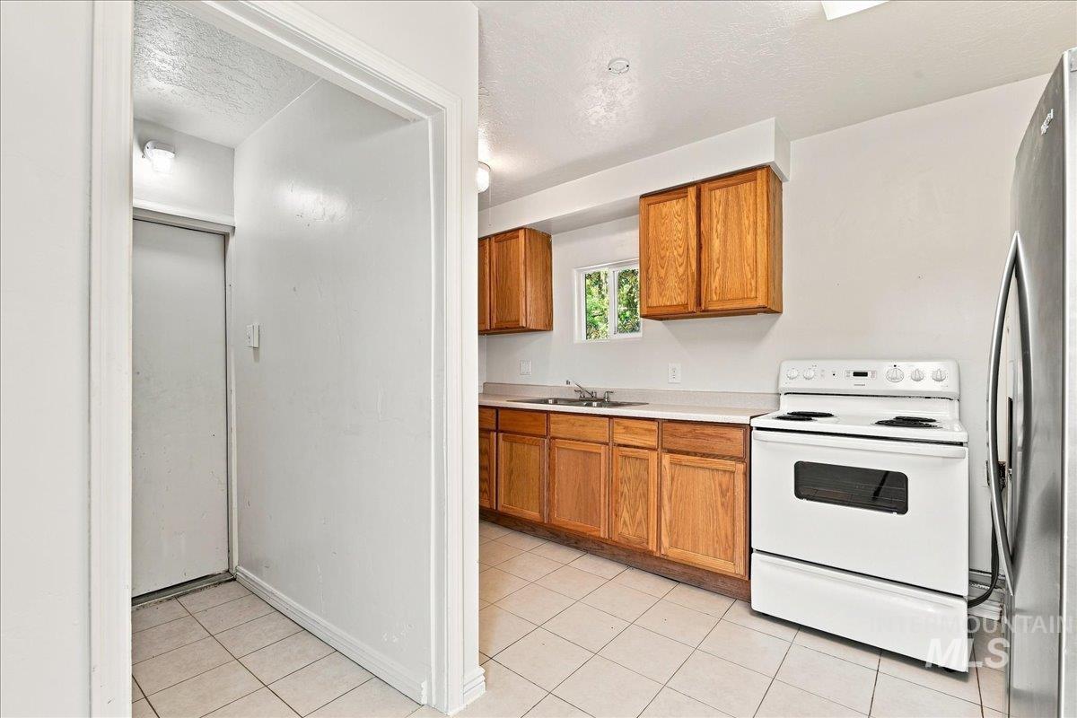 103 N Dewey Ave Property Photo 13