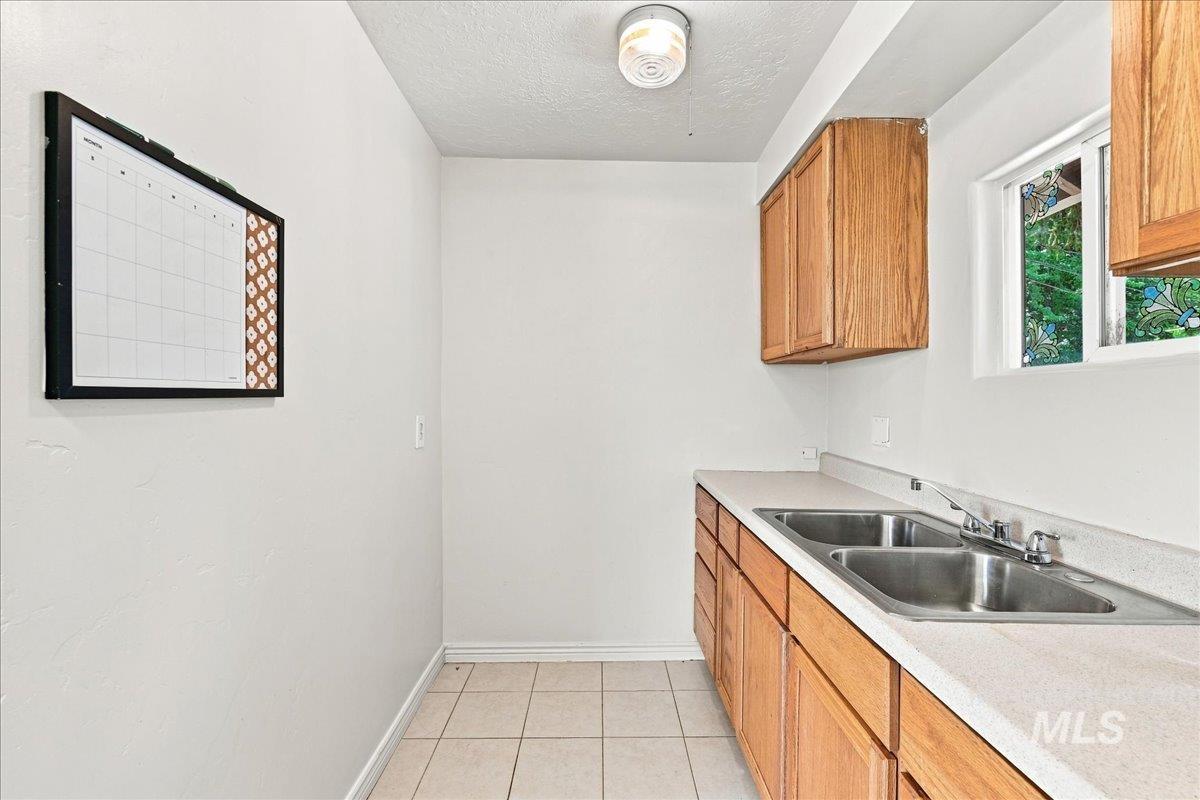 103 N Dewey Ave Property Photo 15