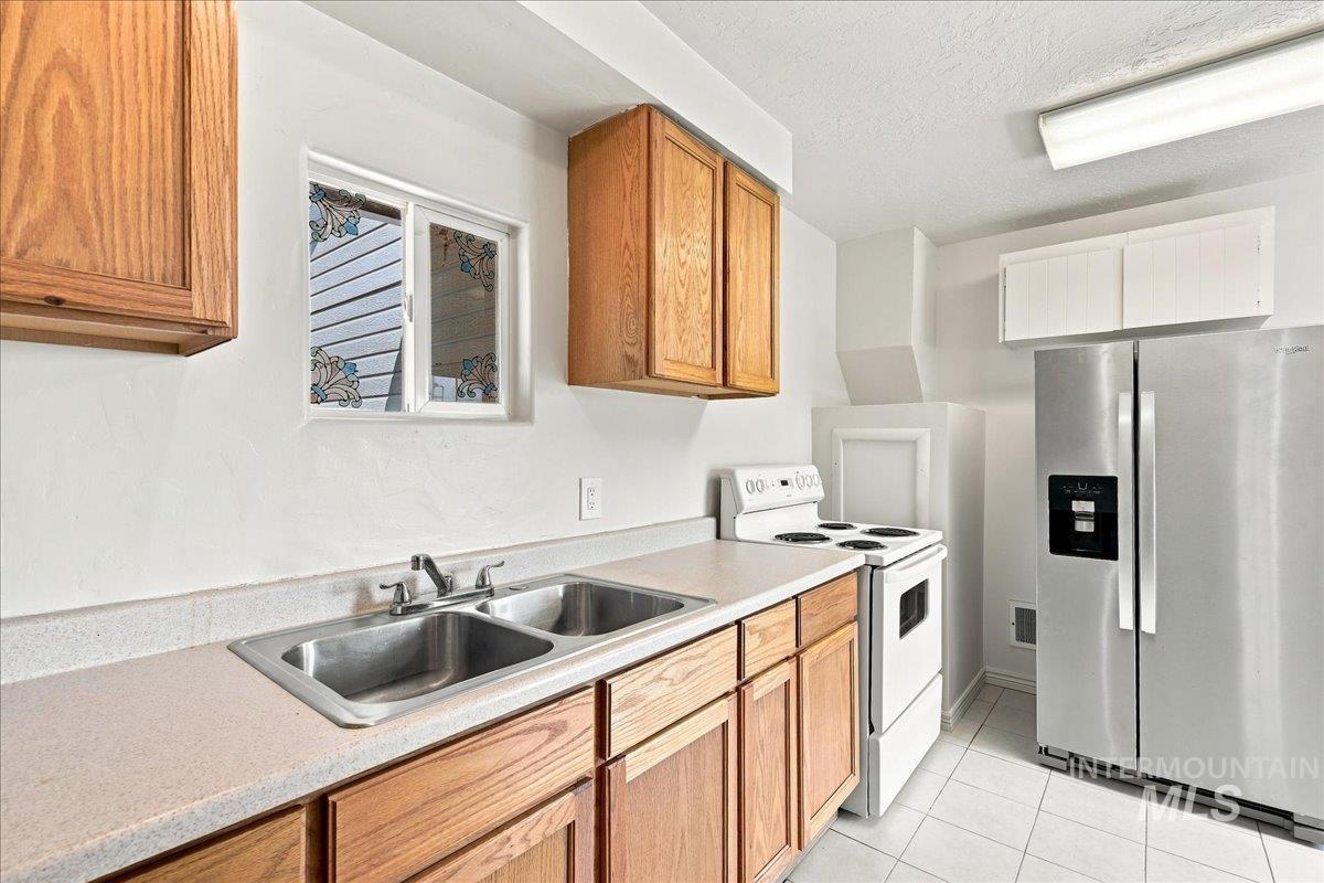103 N Dewey Ave Property Photo 16
