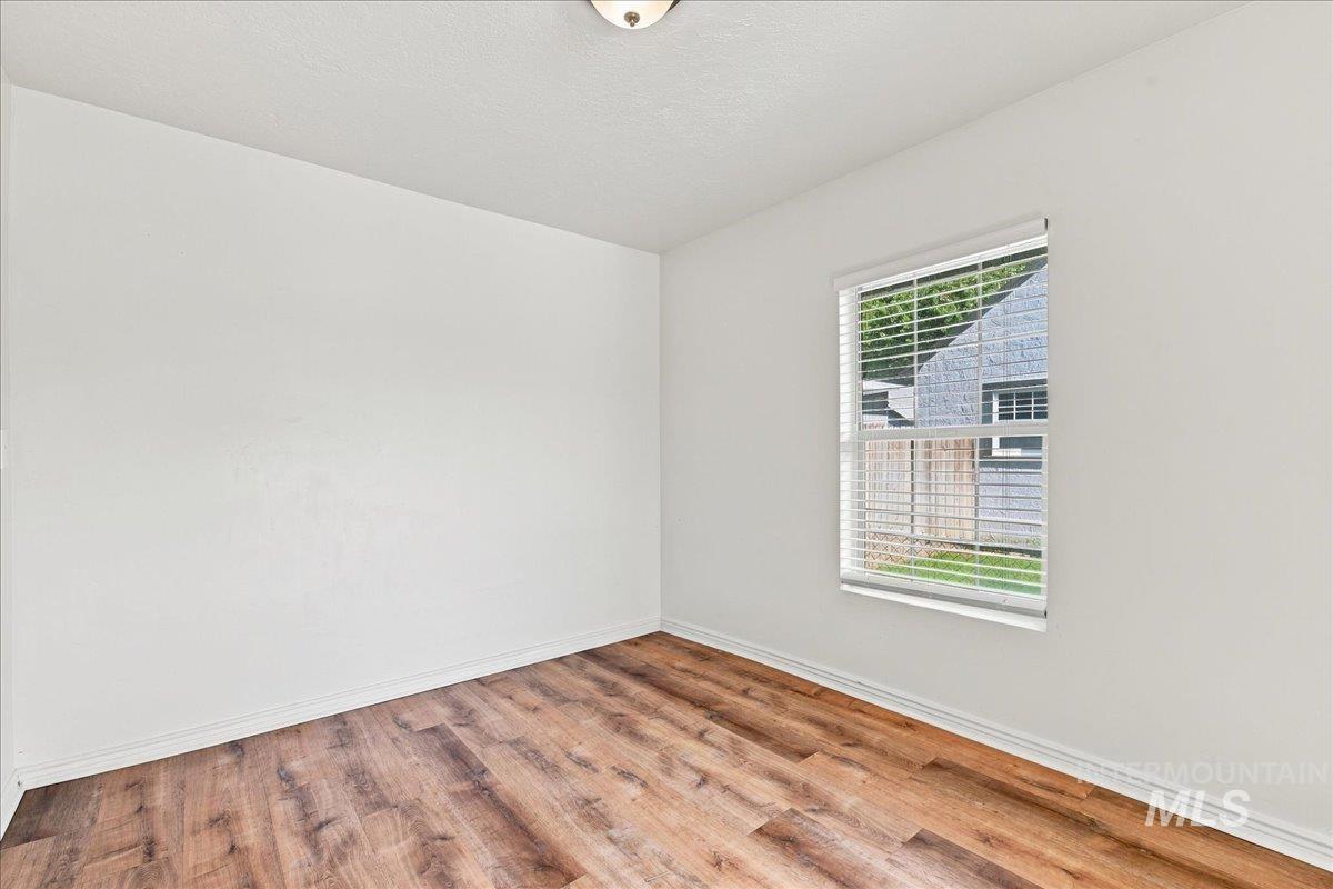 103 N Dewey Ave Property Photo 18