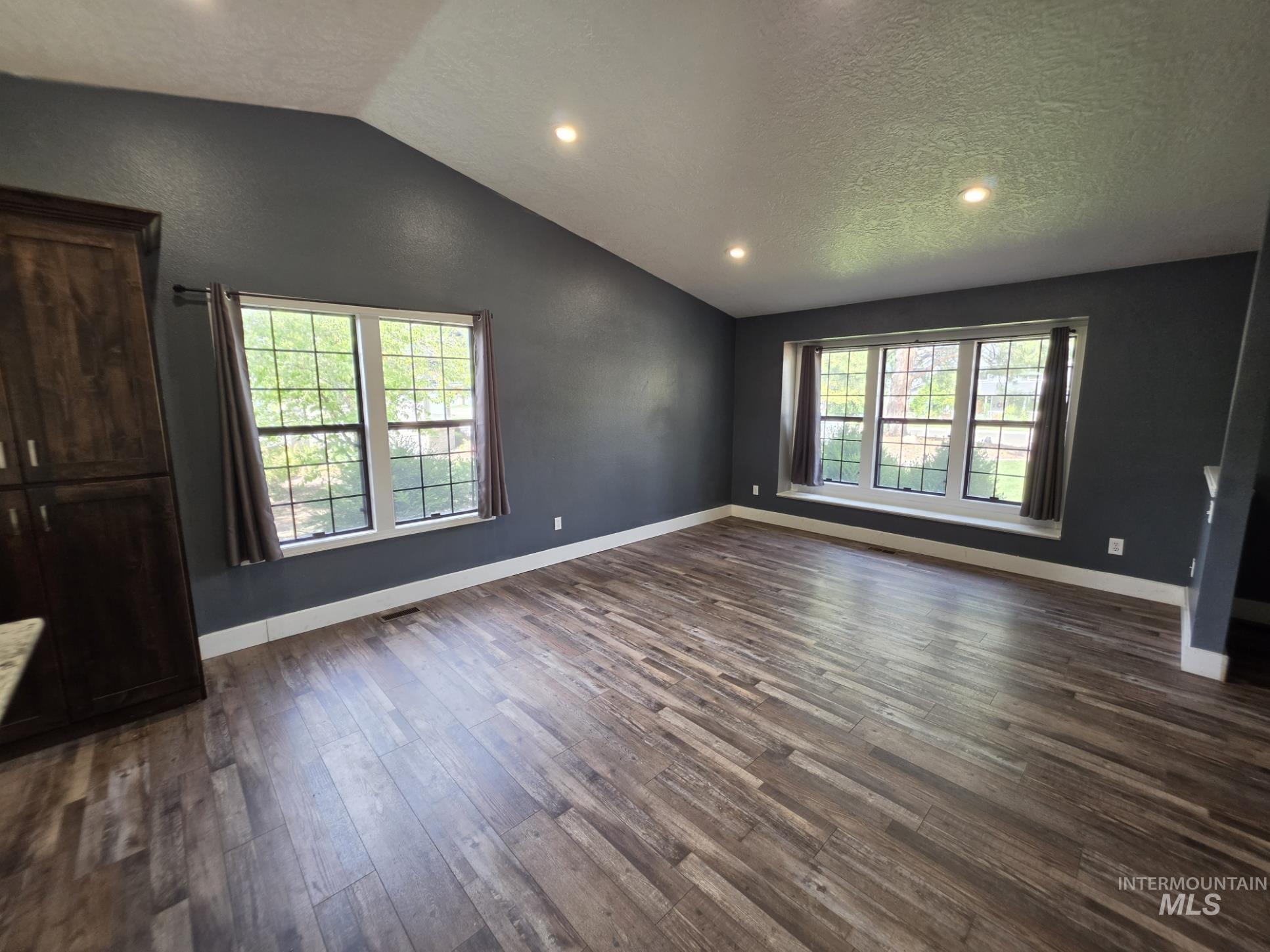 3201 S Riva Ridge Way Property Photo 2