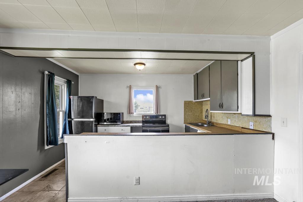 121 North Street Property Photo 4