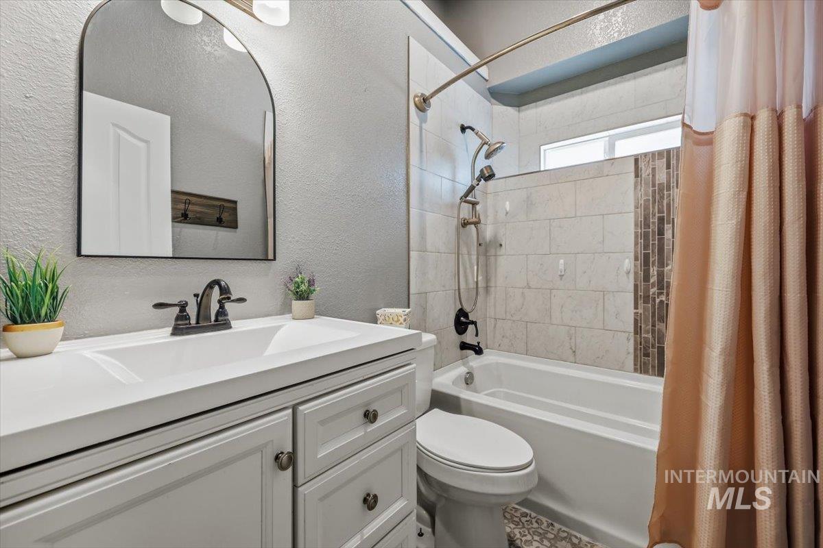 2800 Orion St Property Photo 17
