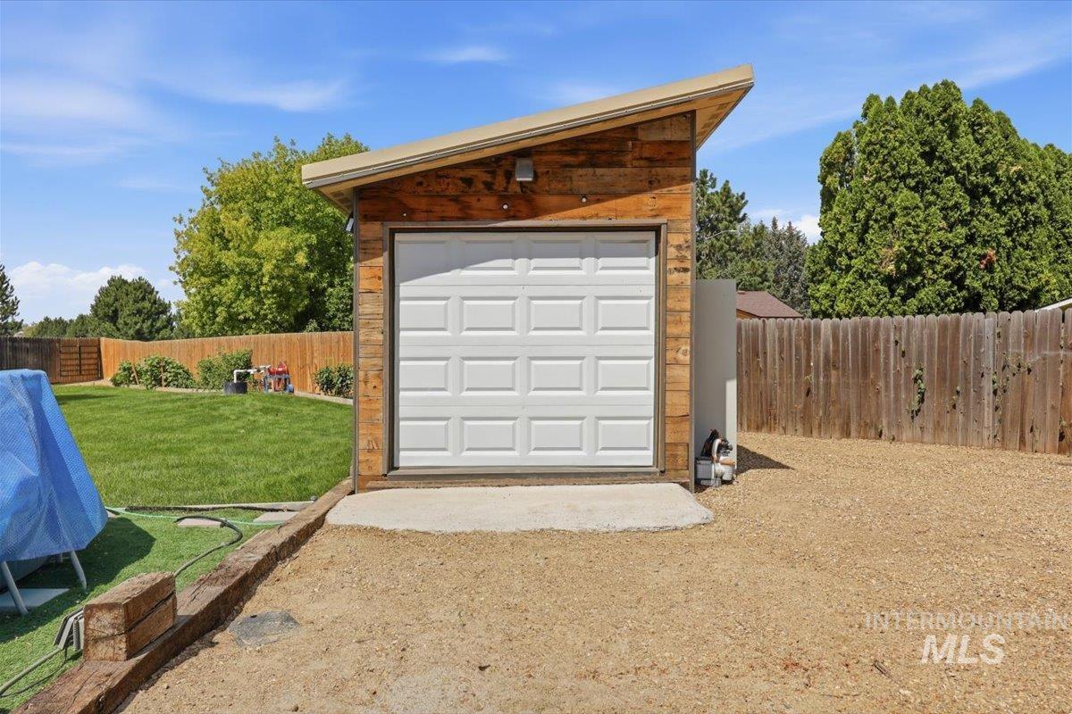 2800 Orion St Property Photo 27