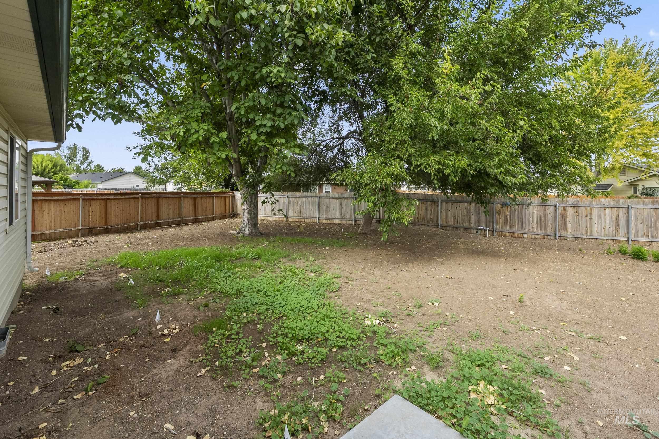 526 Lost Basin Ct Property Photo 26