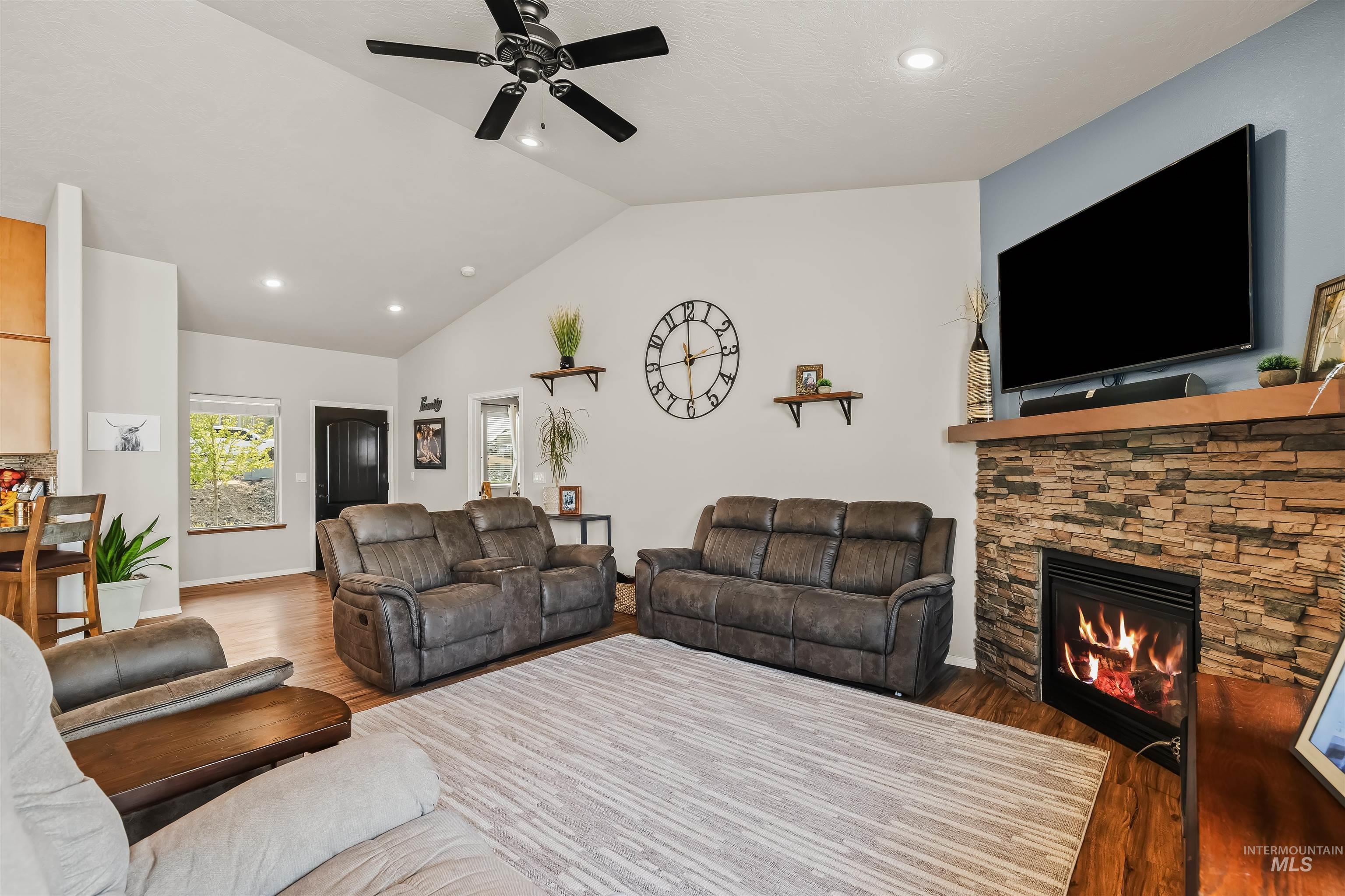 705 Talons Ct Property Photo 9