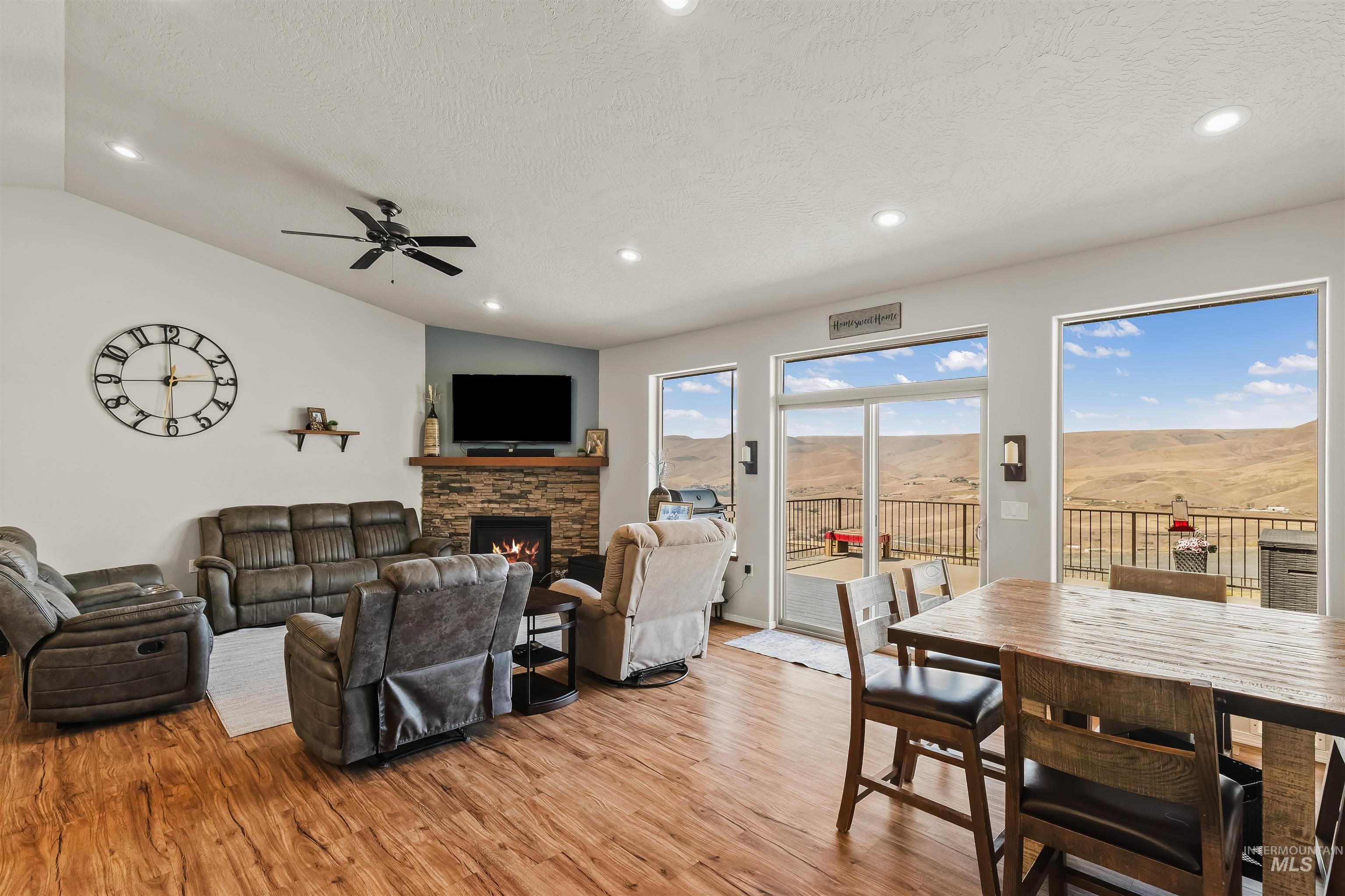 705 Talons Ct Property Photo 12