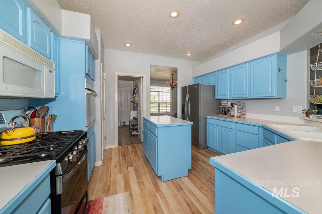 1005 Karndell St Property Photo 12