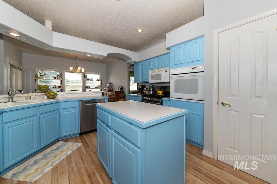 1005 Karndell St Property Photo 14