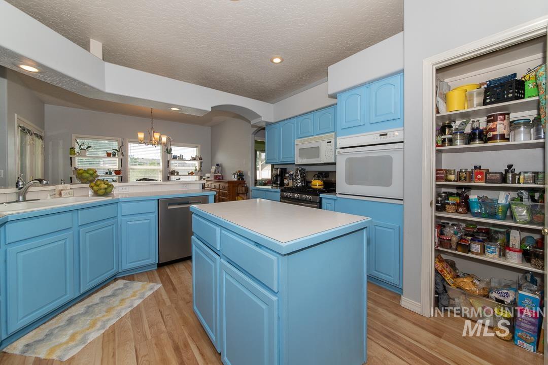 1005 Karndell St Property Photo 15