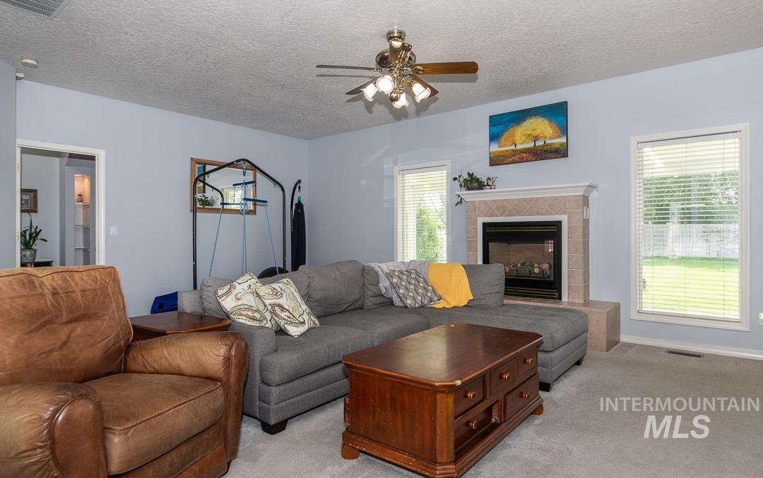 1005 Karndell St Property Photo 22