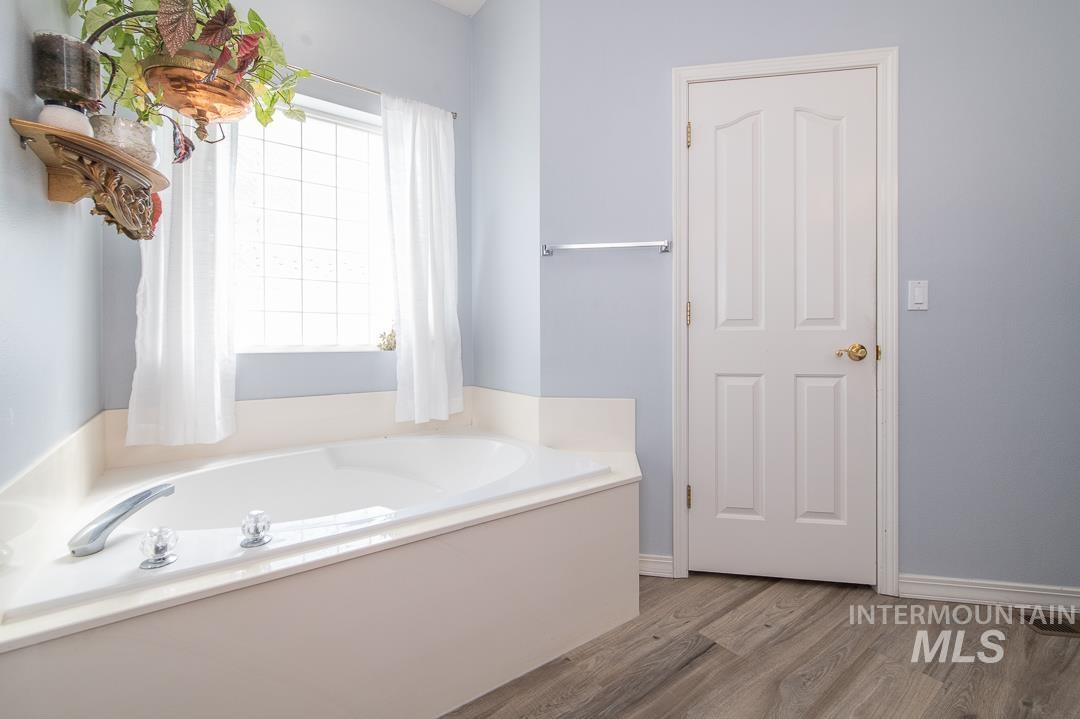1005 Karndell St Property Photo 29