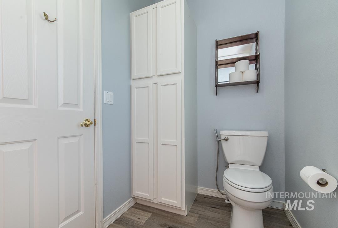 1005 Karndell St Property Photo 32