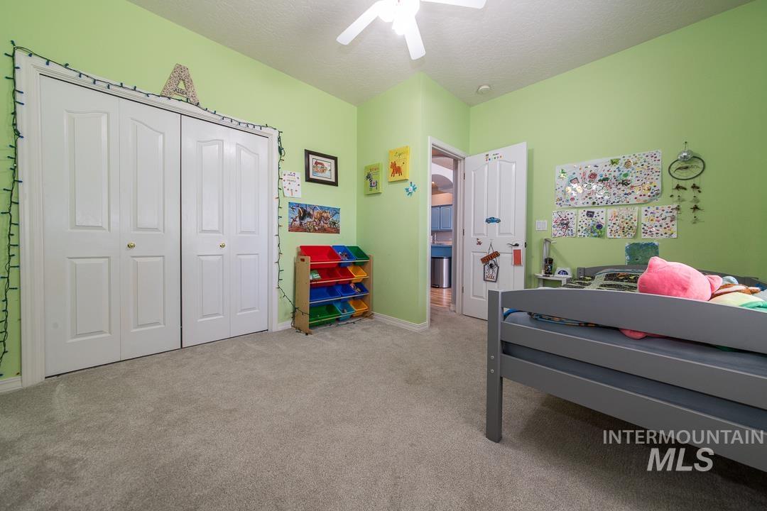 1005 Karndell St Property Photo 34
