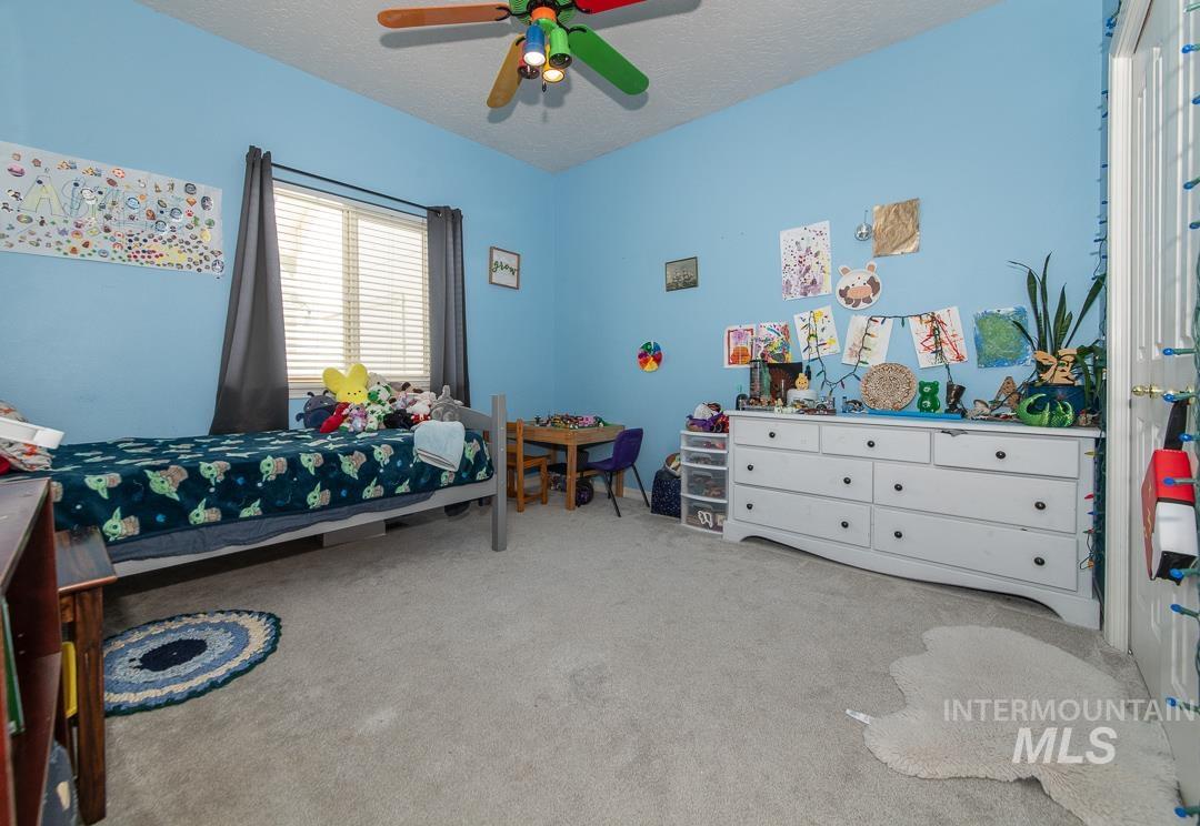 1005 Karndell St Property Photo 36