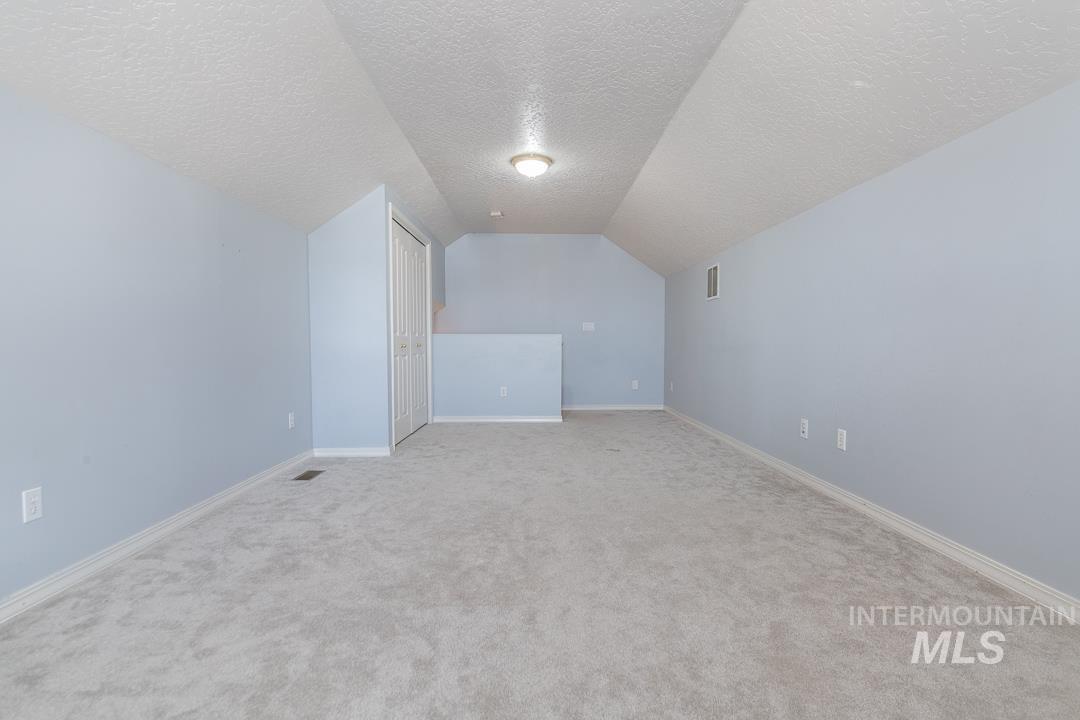 1005 Karndell St Property Photo 40