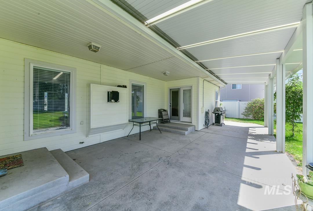 1005 Karndell St Property Photo 49