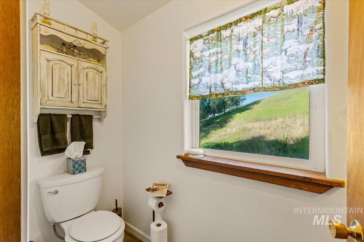 1034 Browns Lane Property Photo 16