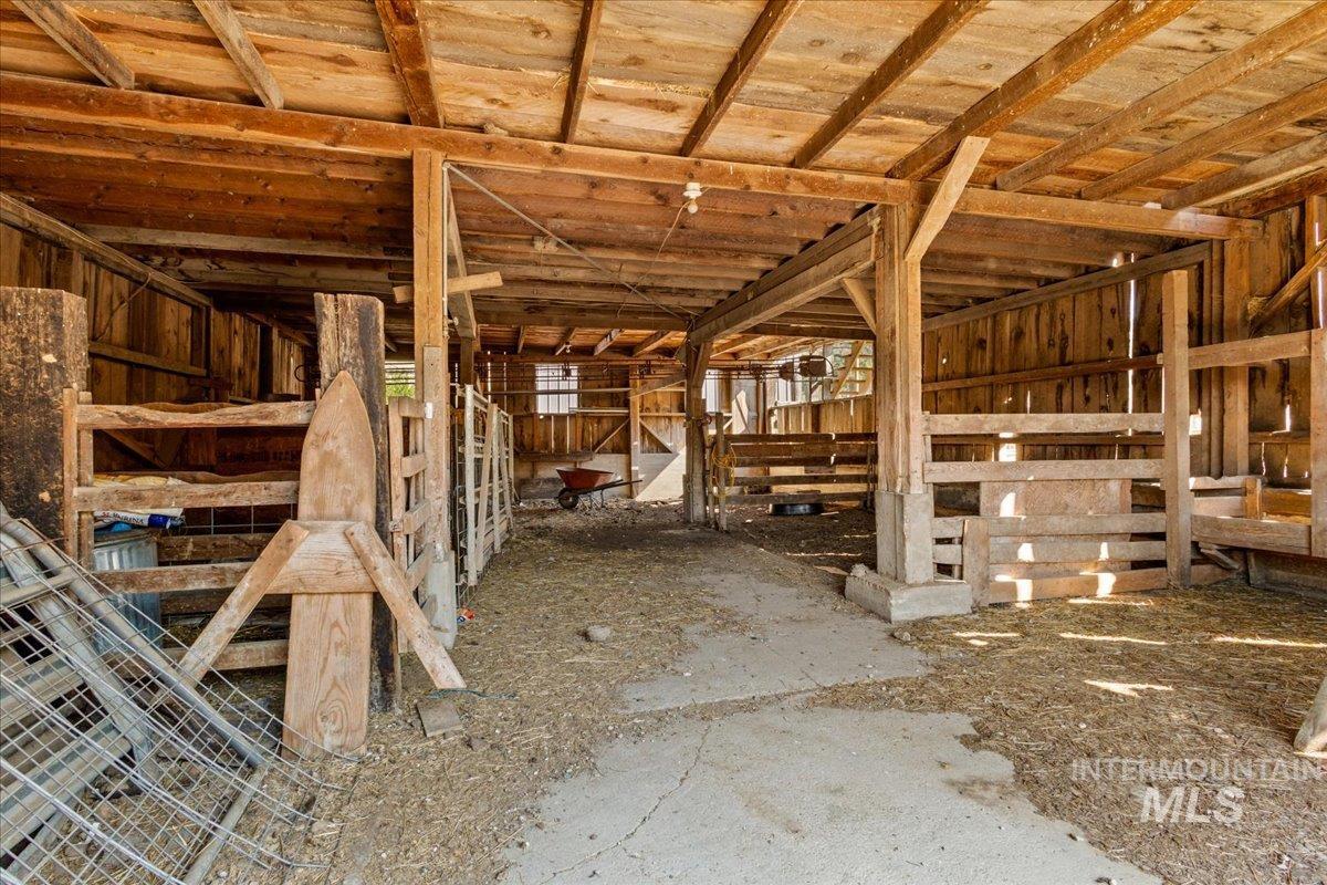 1034 Browns Lane Property Photo 31