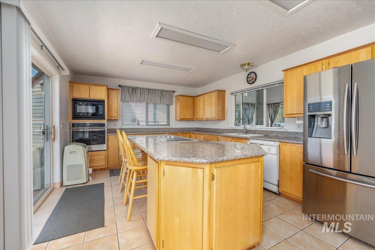 13159 Cameron Dr. Property Photo 5