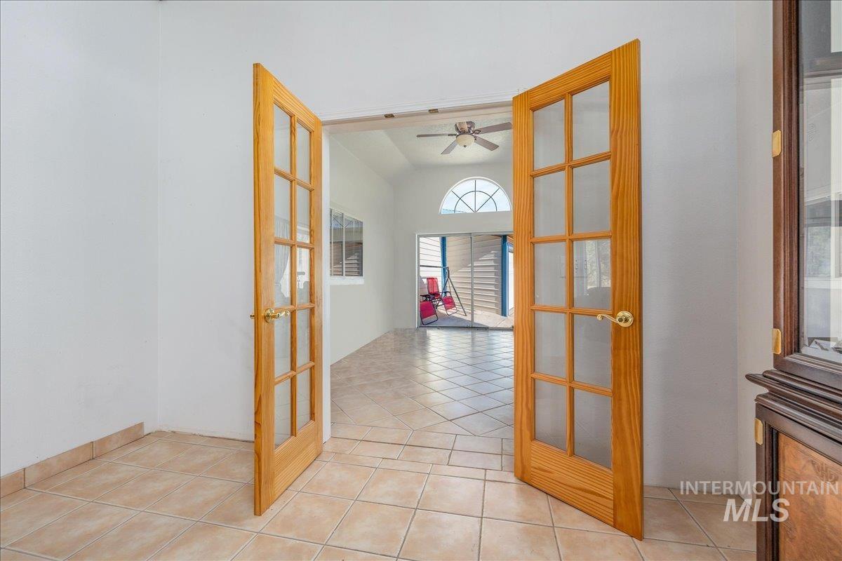 13159 Cameron Dr. Property Photo 14